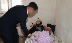 Karacasu’nun en yaşlı annesine Anneler Günü ziyareti