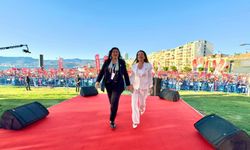 Çerçioğlu’ndan Gündoğdu Meydanı’nda İmamoğlu’na destek! “Aydın’dan selam olsun”