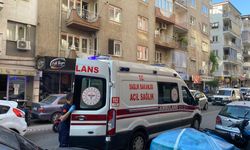 Arkadaşından kaçan çocuğa araç çarptı: Kaza anı güvenlik kameralarına yansıdı