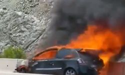 Hareket halindeki aracı alevler sardı! Sürücü büyük panik yaşadı
