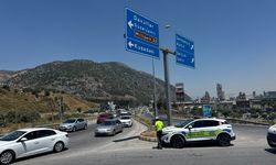 Aydın’da bayram trafiği: Tatilciler Söke’de uzun araç kuyruğu oluşturdu