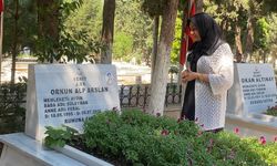 Aileler yarım kaldı! Şehitlik ziyaretinde duygu dolu anlar