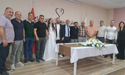 Başkan Gültekin’in mutlu günü! Meslektaşları Başkan Gültekin’i yalnız bırakmadı