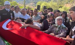 Yangında şehit düşen orman işçisi son yolculuğuna uğurlandı! Ailesinin feryatları yürekleri dağladı