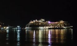 Elektrik arızası kruvaziyer turunu yarıda bıraktırdı! Turistler Kuşadası’nda kaldı