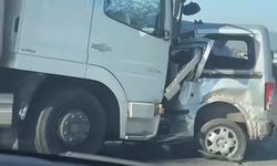 Otomobille TIR kafa kafaya çarpıştı! 1 ölü
