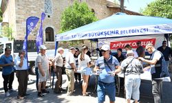 Aydın Büyükşehir Belediyesi’nden vatandaşlara aşure ikramı