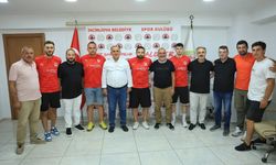 İncirliova Belediyespor’un imza töreni gerçekleşti