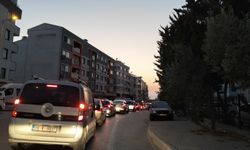 Kuşadası’nda trafik yoğunluğu günden güne artıyor