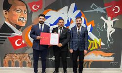 AK Parti’de 2 ilçeye yeni başkan
