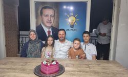 Başkan Mehmet Yüzbaşıoğlu'na sürpriz doğum günü kutlaması