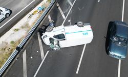 İlaç yüklü kamyonet devrildi: 1 yaralı