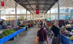 İncirliova Pazarı okul alışverişinden etkilendi