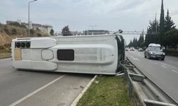Havalimanı servis aracı devrildi! 5 kişi yaralandı