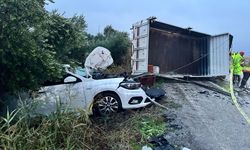 Yağmur korkunç kazaya yol açtı! 2 ölü, 3 yaralı