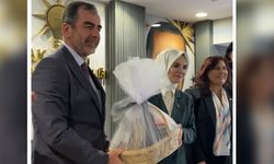 Başkan Erdem’den Bakan Göktaş’a anlamlı hediye