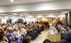 AK Parti teşkilatı toplantıda bir araya geldi
