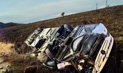 Afyonkarahisar'da yolcu otobüsü şarampole uçtu: 2 ölü çok sayıda yaralı var