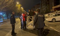Pencereden çarşafla inen 2 kişiyi polis gözaltına aldı
