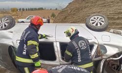Otomobil taklalar atarak yoldan çıktı: 2 kişi yaralandı