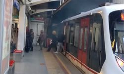 Metro vagonu raydan çıktı: Sefer durduruldu!