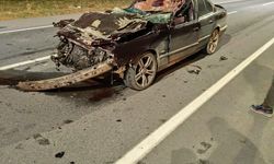 Feci çarpışma! Hurdaya dönen otomobilden ağır yaralı çıkarıldı