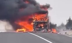 Yolcu otobüsünde korkutan yangın! 25 yolcu alevlerin arasında kaldı