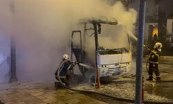 Dumanı fark etti, hayat kurtardı! İşçi servisi alev topuna döndü