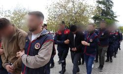 Kasa fareleri kıskıvrak yakalanarak gözaltına alındı