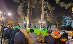 Kanala uçan otomobilde ölen 3 çocuk toprağa verildi