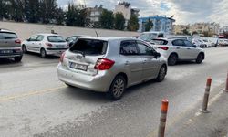 Efeler’de minibüs otomobile çarptı: 1 yaralı