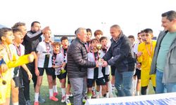 Büyük coşku yaşandı: Şampiyon kupasına kavuştu