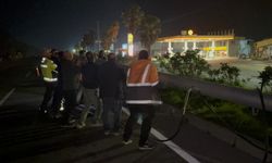 Söke–Bodrum Karayolu’nda kaza! Devrilen elektrik direkleri trafiği aksattı