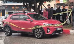 Eşinin araçta öldüğünü gören kadın gözyaşlarına boğuldu