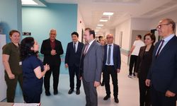Müdür Şenkul, yeni yıla mesaiyle giren sağlık çalışanlarına moral verdi