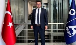 Türk Bayrağı provokasyonuna tepkiler sürüyor! Akgün: “Milletimize yönelmiş alçakça bir saldırıdır”