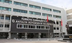CHP'li belediyeye düzenlenen operasyonda 14 kişi gözaltına alındı