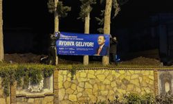 AK Parti Didim'den gece mesaisi: Cumhurbaşkanı Erdoğan'ın pankartları asıldı