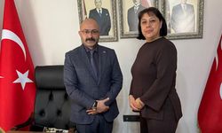 MHP Aydın’da bayrak değişimi: Yeni kadın başkan göreve başladı