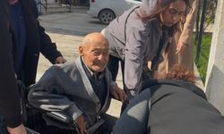 Germencik’te ilginç olay! Yaşlı adam yola yatarak ağladı