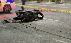 Motosikletle otomobil birbirine girdi: Feci kaza genç sürücüyü hayattan kopardı