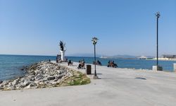 Kuşadası’nda bahar coşkusu: Güneşli hava vatandaşları dışarı çıkardı