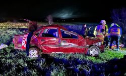 Bayram sevinci acıya döndü! Kontrolden çıkan otomobil tarlaya uçtu: 1 ölü, 3 yaralı