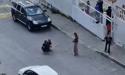 Sokak ortasında dehşet! Çocukların gözü önünde eşini darp etti