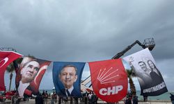 Kuşadası’nda miting öncesi duygulandıran pankart: İki başkan unutulmadı