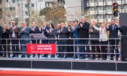CHP Kuşadası’nda güç gösterisi: Saatçı’dan birlik ve demokrasi vurgusu
