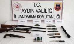 Aydın’da jandarmadan ruhsatsız silah operasyonu! Çok sayıda mühimmat ele geçirildi