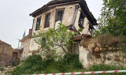Aydın’daki yağışlar 118 yıllık tarihi Rum evini yıktı