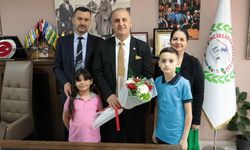 Başkan Kaya koltuğu miniklere devretti