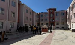 Genç teğmen evinde kanlar içinde ölü bulundu